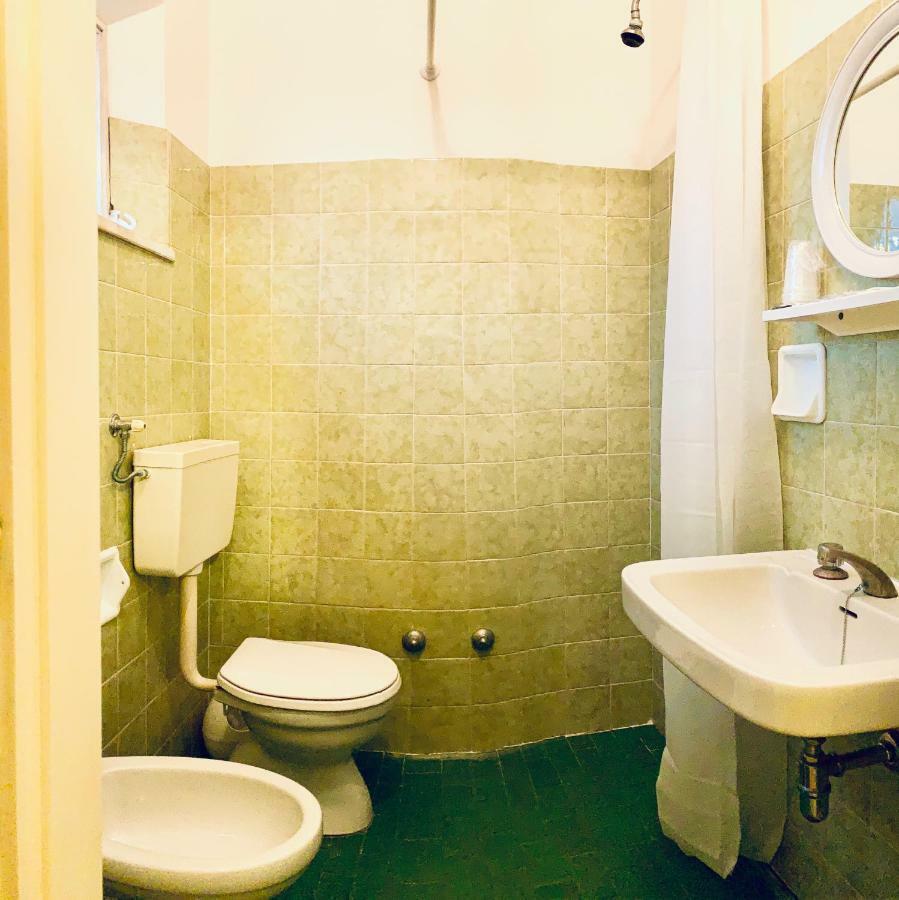 Urania Hotel Fogliano Marina Kültér fotó